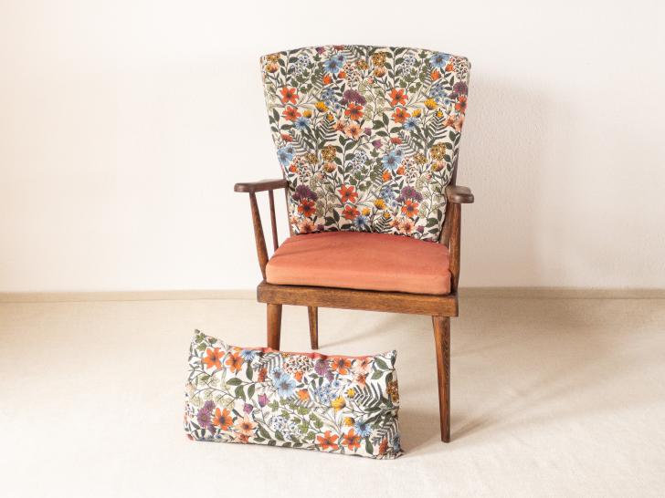 Fauteuil bois à coussins